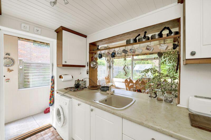 House in Aston Clinton, Buckinghamshire - View 4