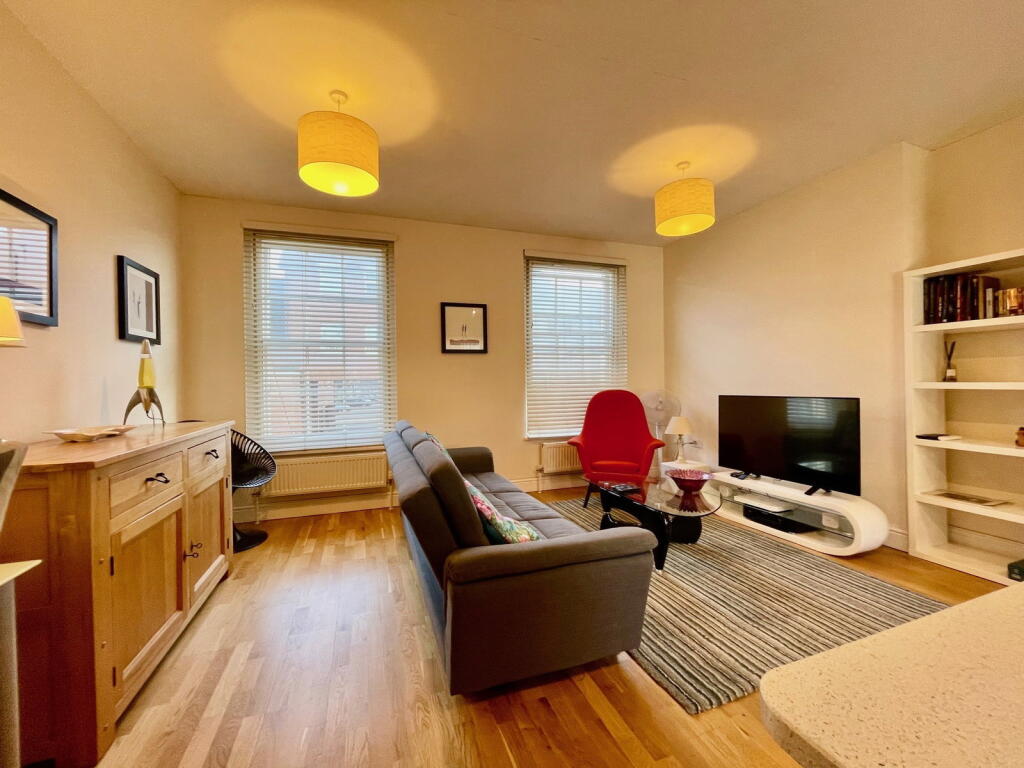 Apartment in Reading - View 3