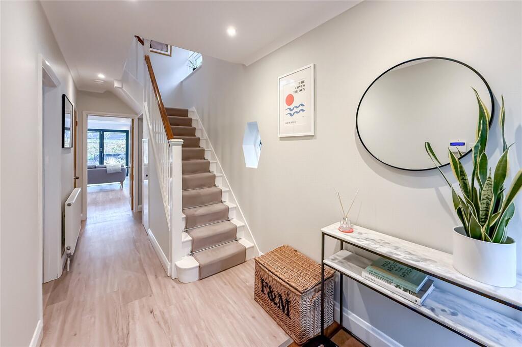 Firwood Avenue, St. Albans, Hertfordshire, AL4 photo 3