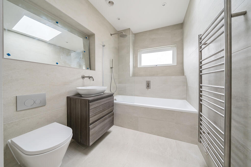 Apartment in Brighton - View 3