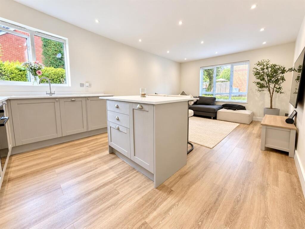 Apartment in Portsmouth - View 2