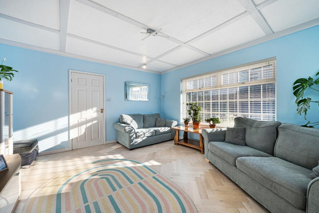 Croftside, Woolston, Warrington, Cheshire, WA1 photo 4