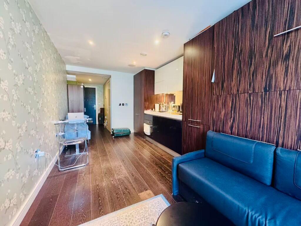 Studio flat for rent