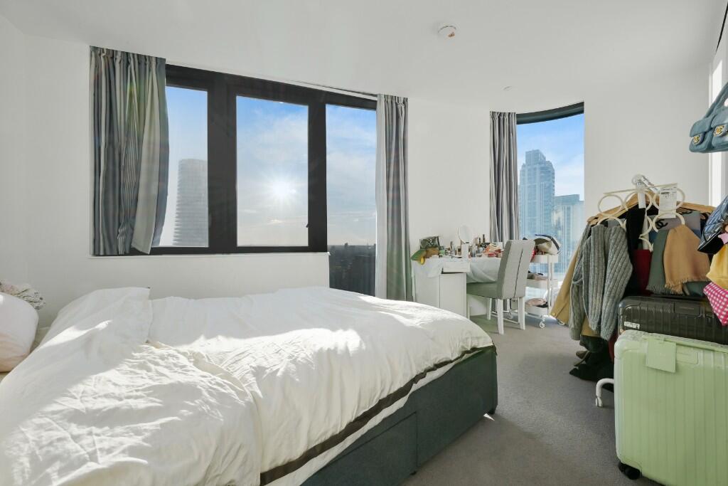Apartment in London, St John's Estate, Isle of Dogs - More