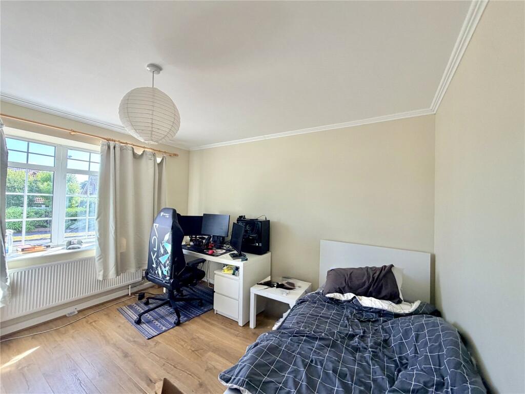 House in Southampton - More