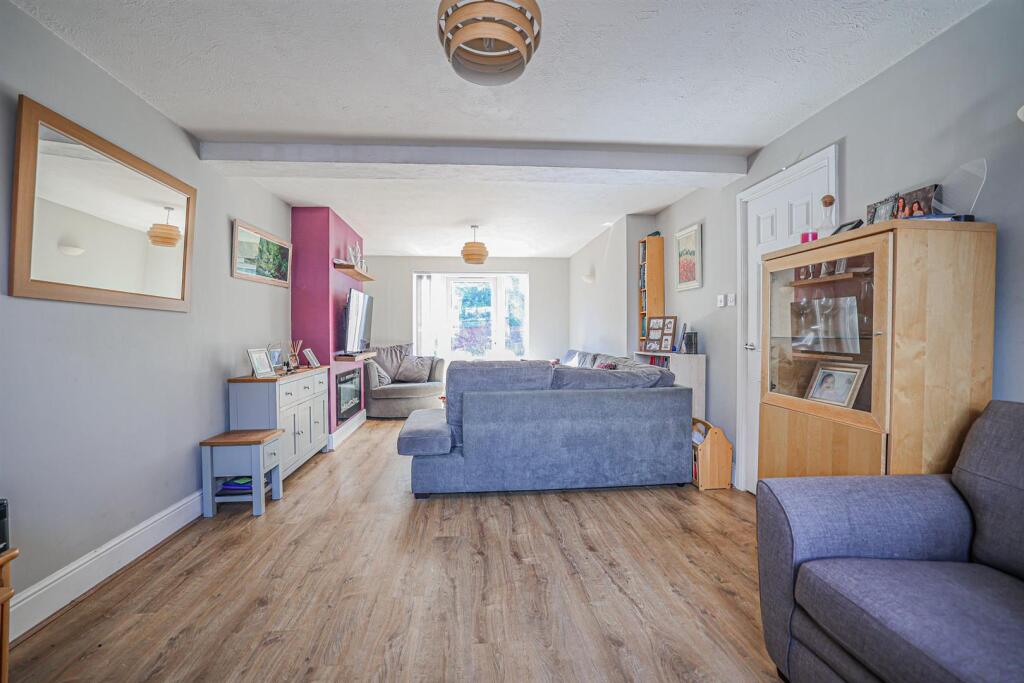 House in Hemel Hempstead - More