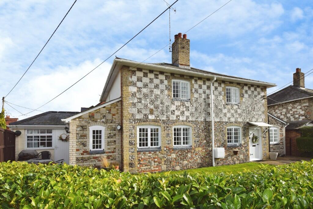 Main image of property: Flower Lane, Amesbury SP4 7HE