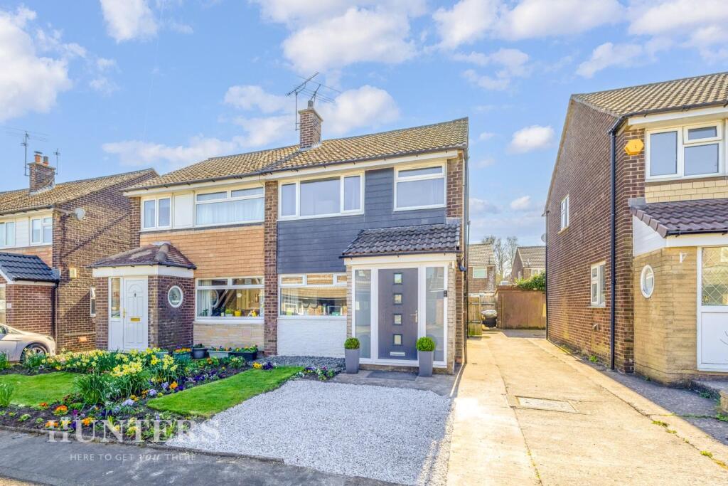3-bed semi-detached on Rose Avenue, Smithy Bridge, OL15 8QJ, £235,000