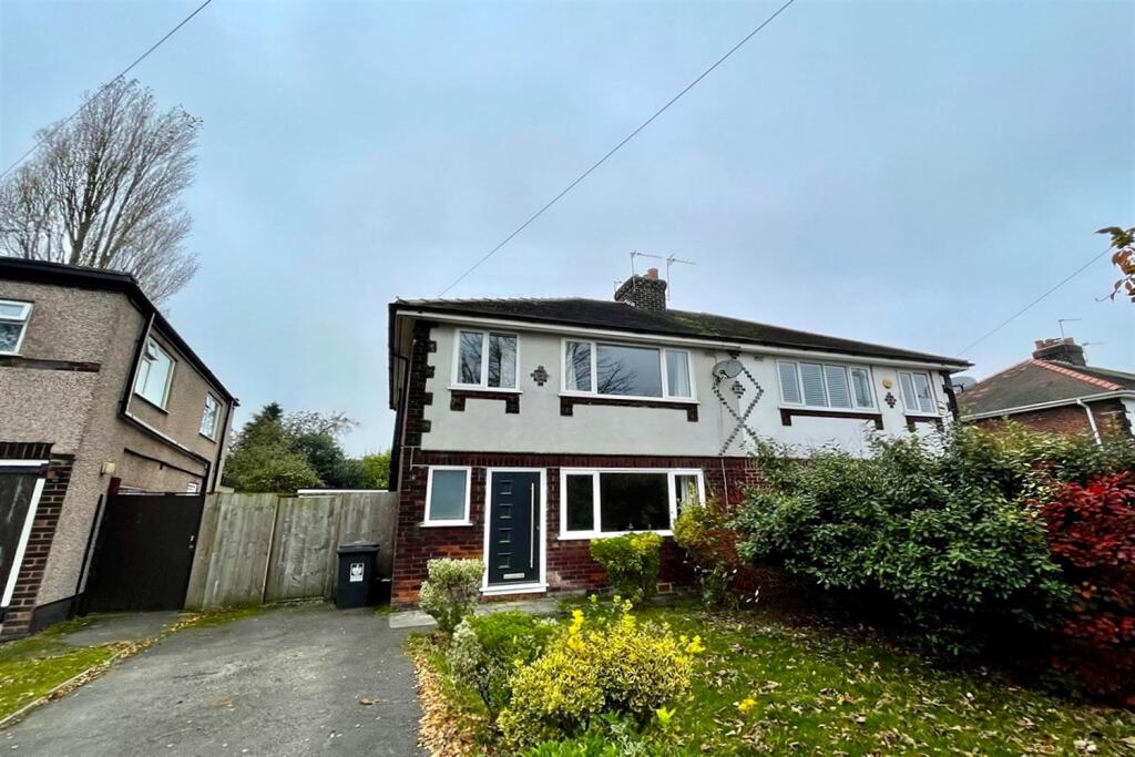 Main image of property: 390 London Road, Stretton, WA4