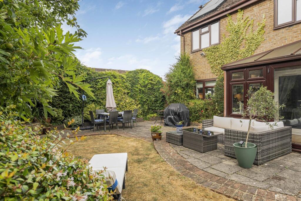 House in East Hampshire, Four Marks - More