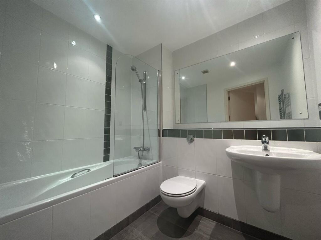 Apartment in Manchester - View 4
