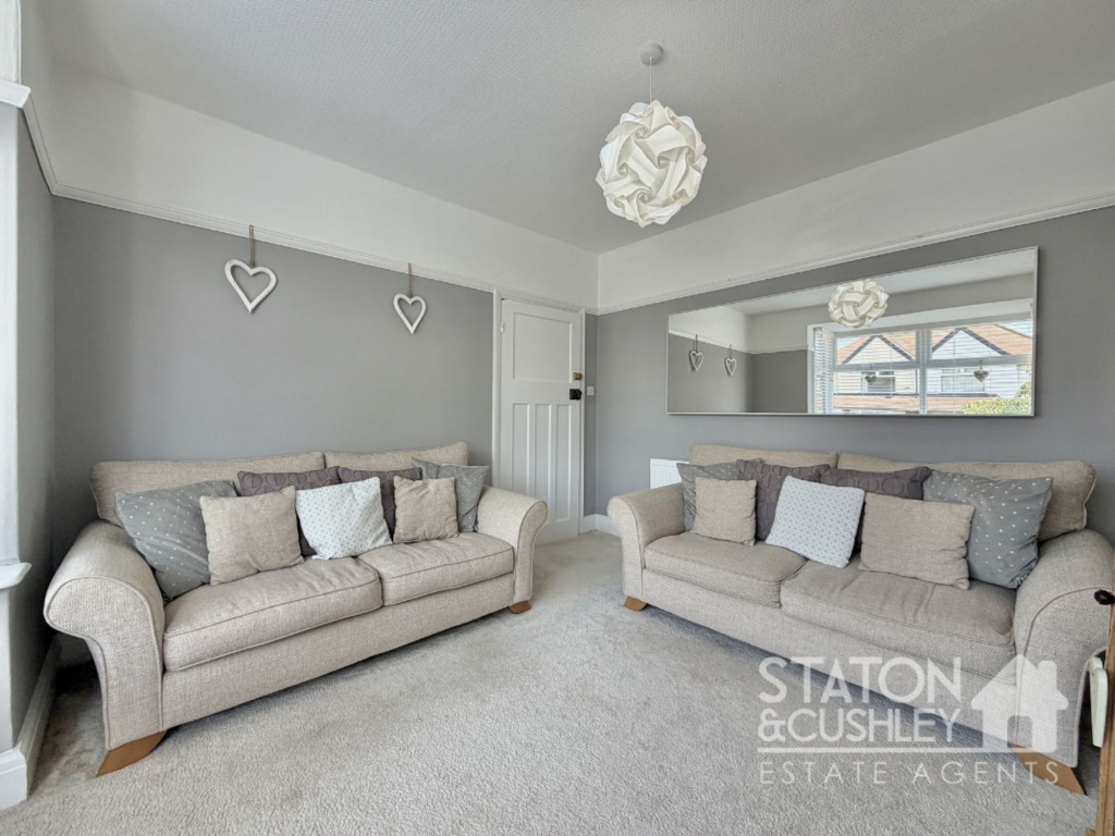 House in Mansfield, Nottinghamshire - View 3