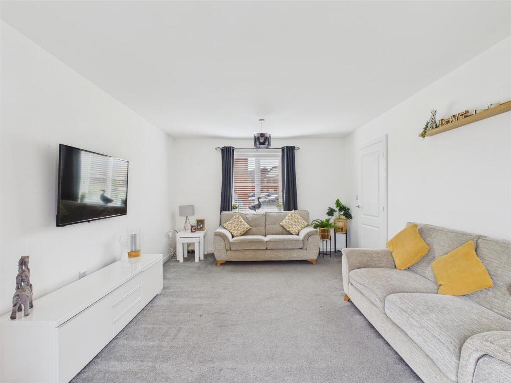 House in Stockton-on-Tees, Hartwell - View 4