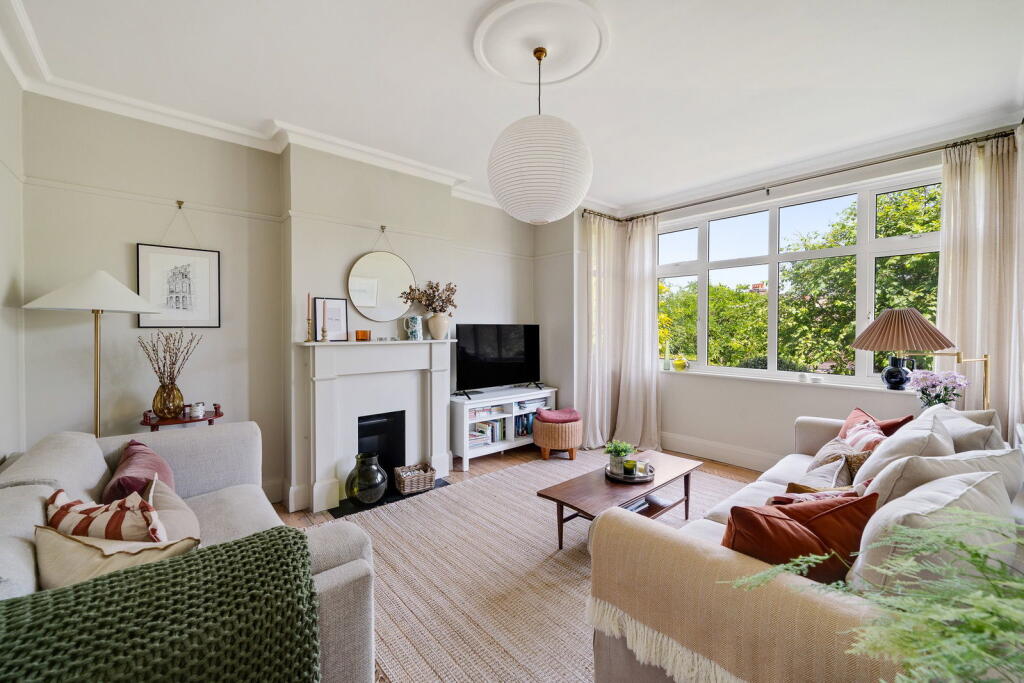 House in London - View 5