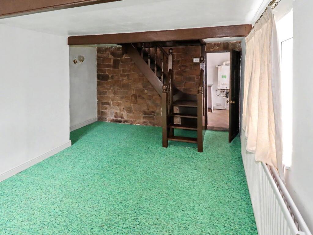 House in Halifax - View 4