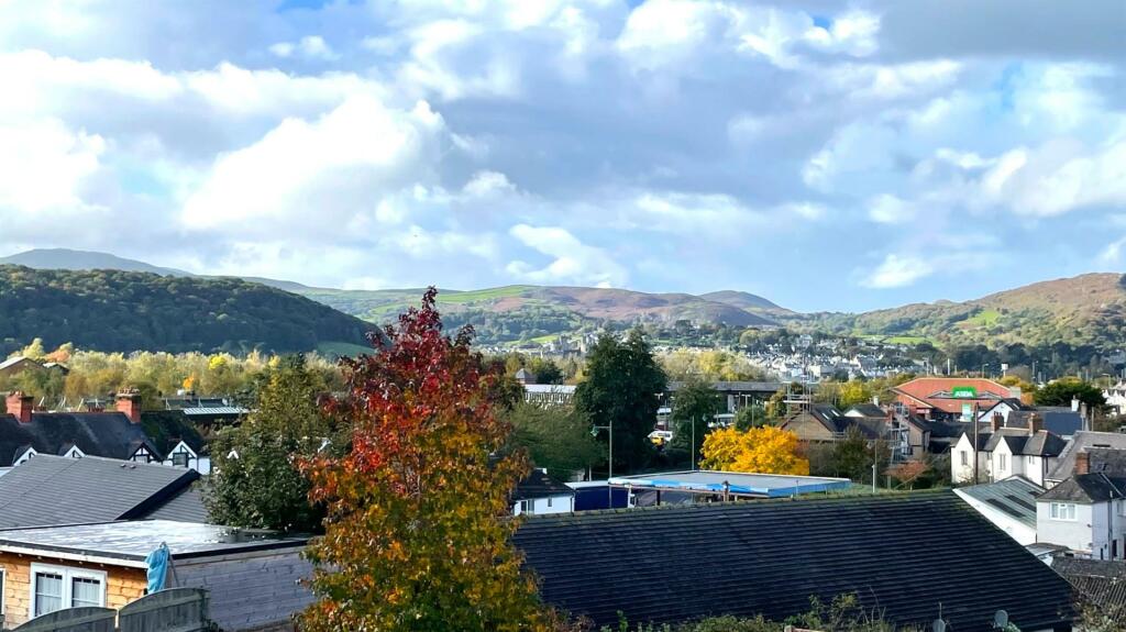 Glyn Y Marl Road, Llandudno Junction photo 3