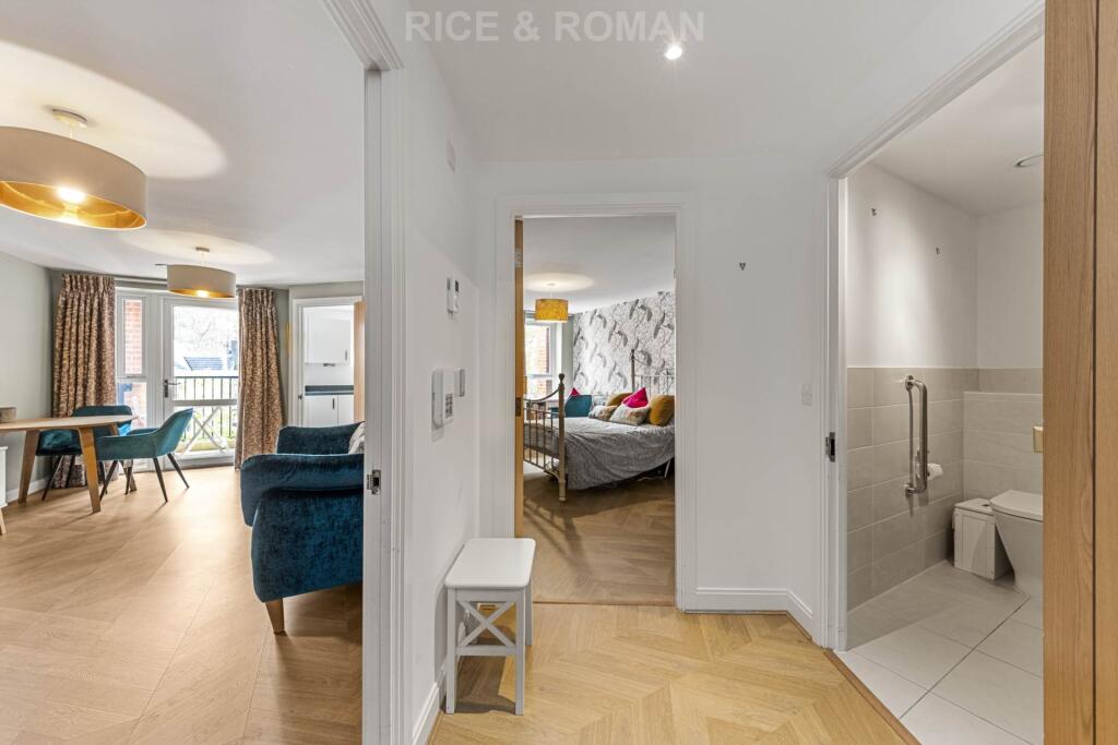 Apartment in Reading - View 5