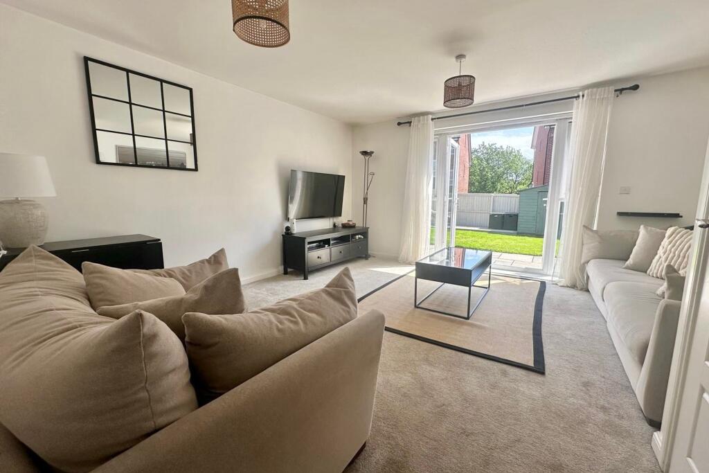 House in Tameside, Greater Manchester - View 5