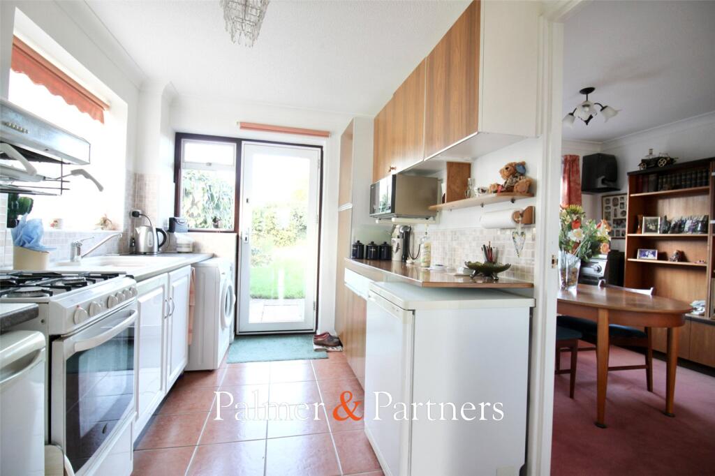 Chingford Avenue, Clacton-on-Sea, Essex, CO15 photo 4