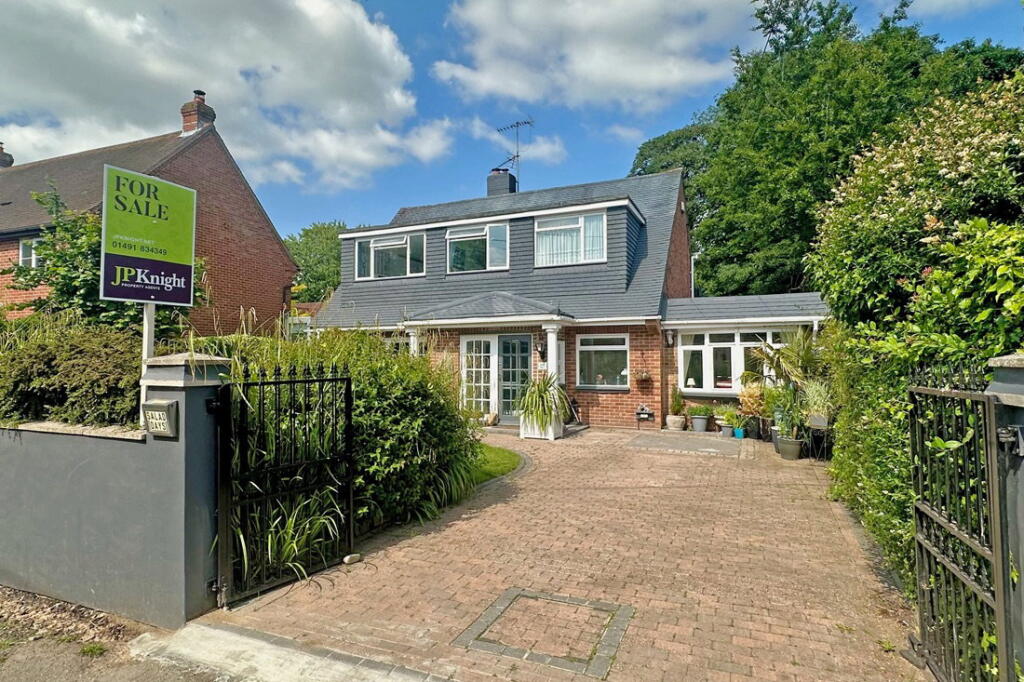 4-bed detached on The Street, Ewelme, £650,000