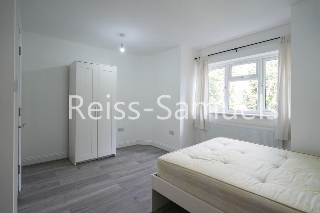 6 bedroom semi-detached house for rent
