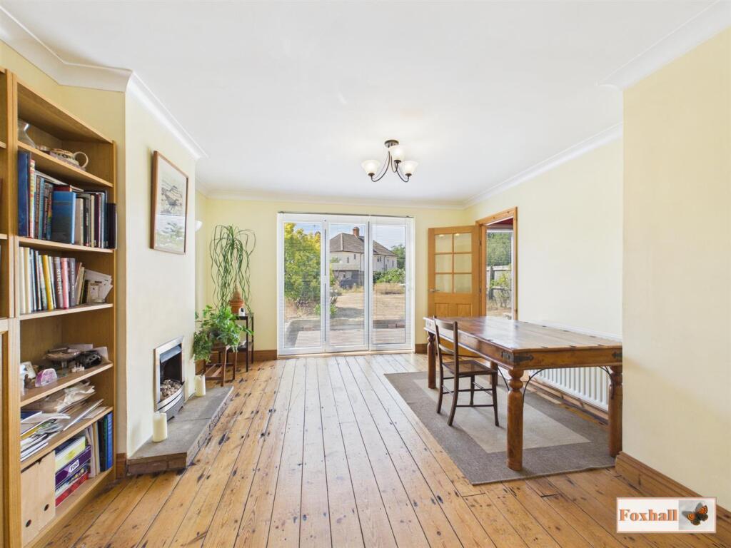 House in Ipswich, Racecourse - More