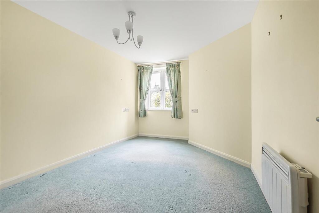18 Hollis Court, Castle Howard Road, Malton, YO17 7AD photo 4