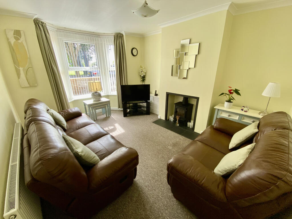 Victoria Grove, East Cowes, Isle of Wight photo 2