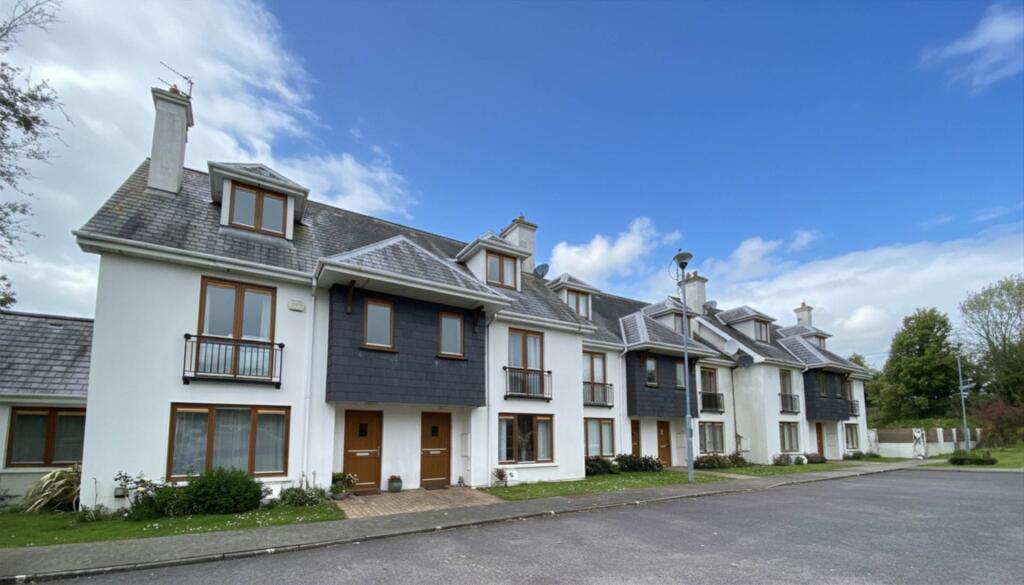 Main image of property: 5 Admiral`s Walk, Kinsale, P17 AH99