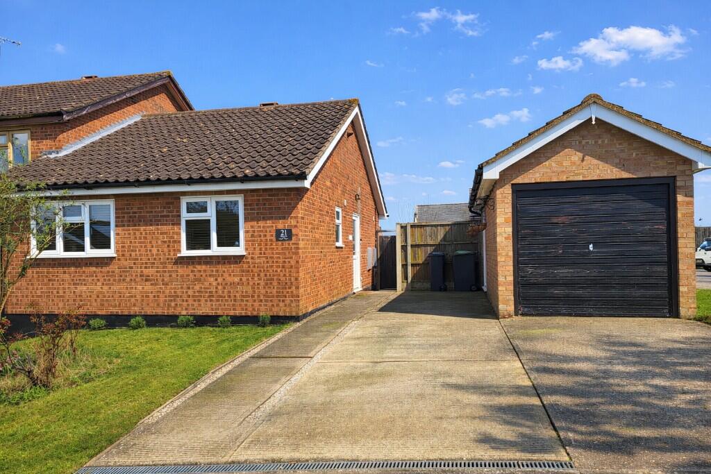 Main image of property: Chequers Rise, Great Blakenham, Ipswich, Suffolk, IP6