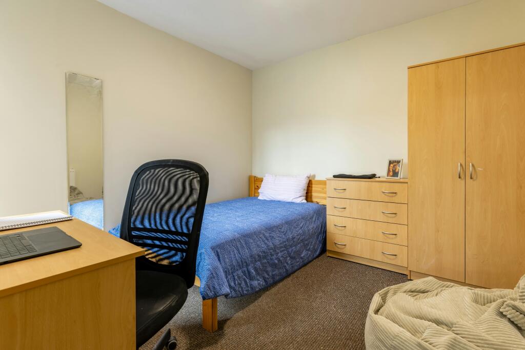 Bedroom 7 1.jpg