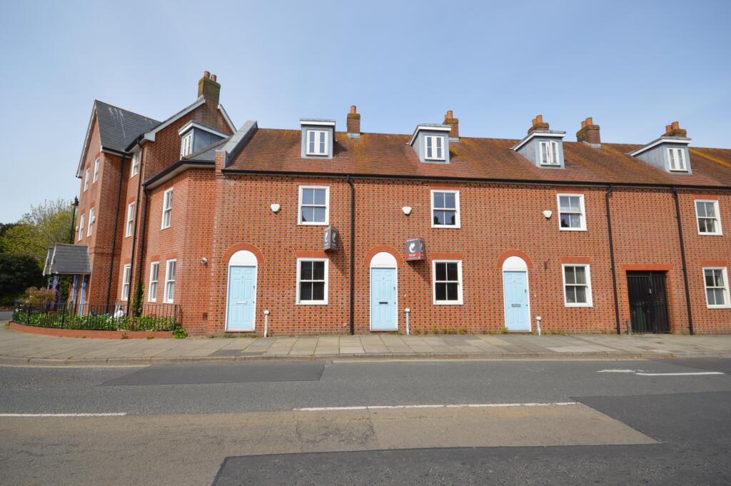 Main image of property: Reedley Mews Priestlands Place, Lymington, Hampshire, SO41