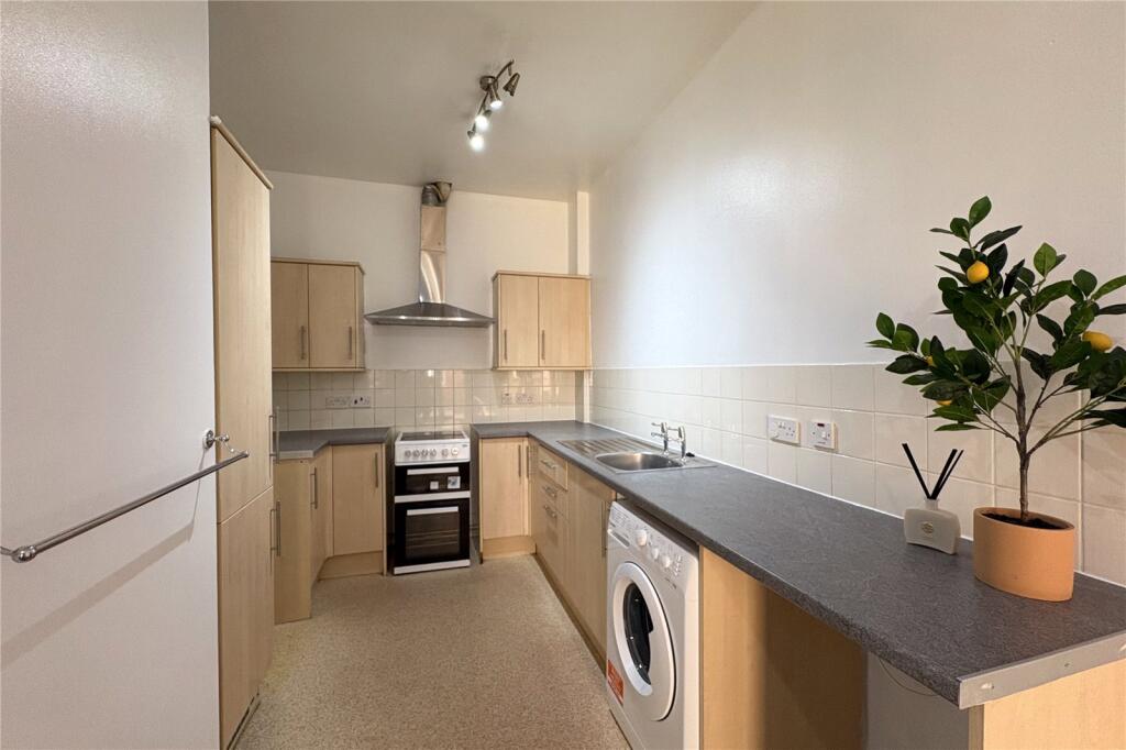 Park View House, 7 High Street, Aldershot, GU11 photo 4