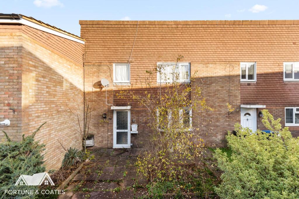 2-bed terraced on Green Hills, Harlow, £250,000