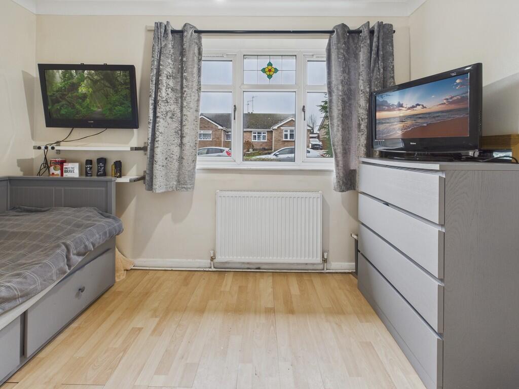 8 Ilam Close - More