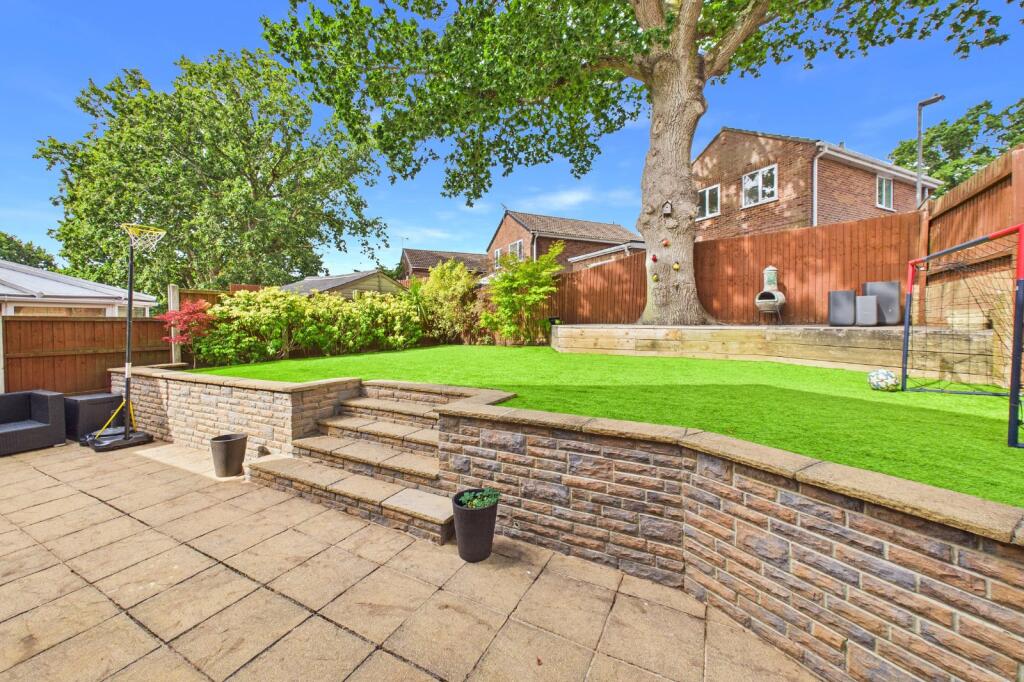 Buckthorn Close, Poole, Dorset, BH17 photo 4