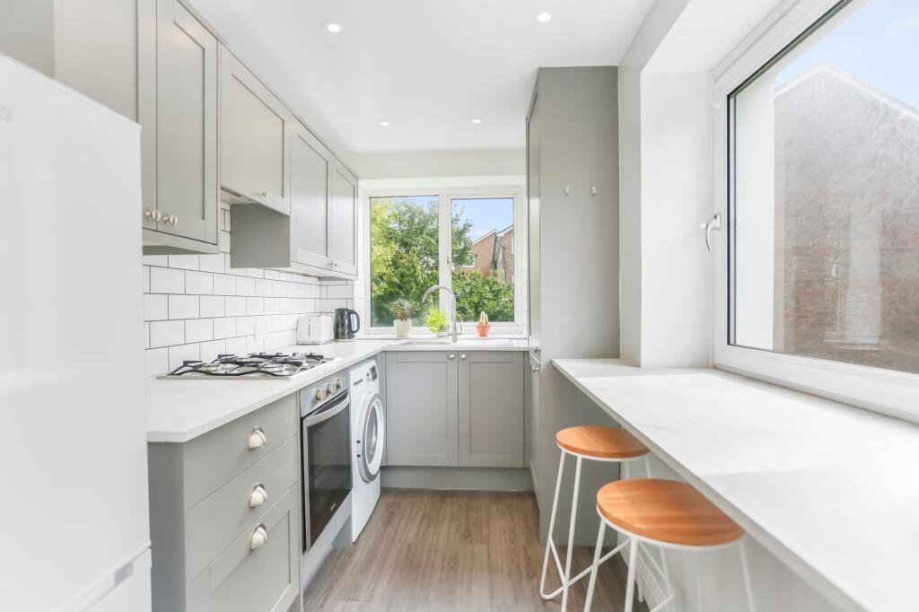 Apartment in Brighton - View 5