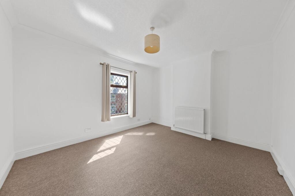 Pinewood Avenue, Warrington, WA1 - Więcej