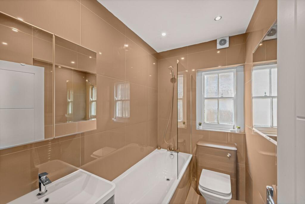 Apartment in London, City of Westminster - More