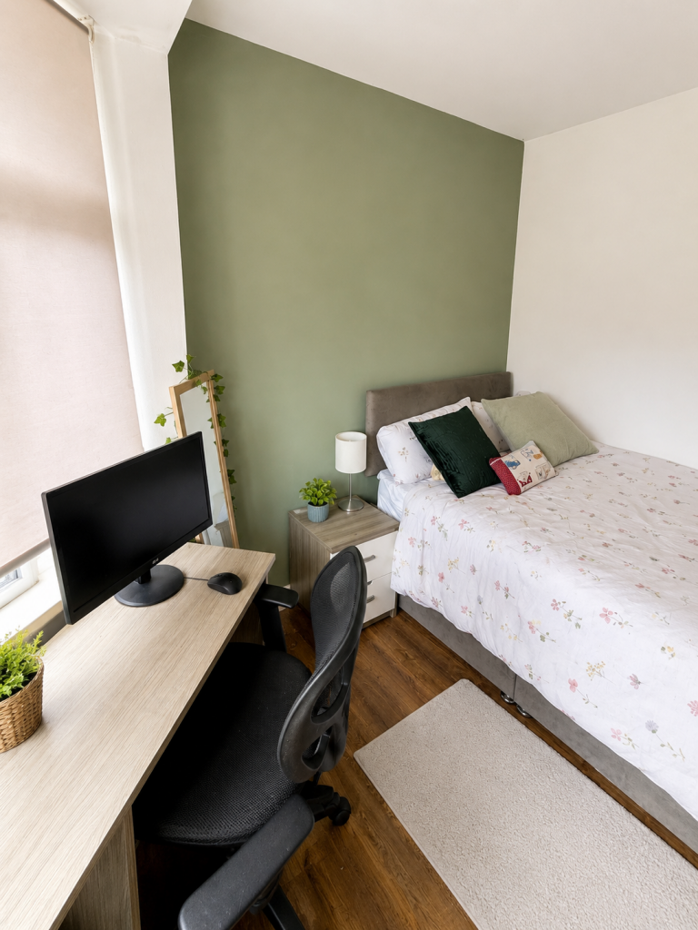 House in Nottingham, Beeston - View 2