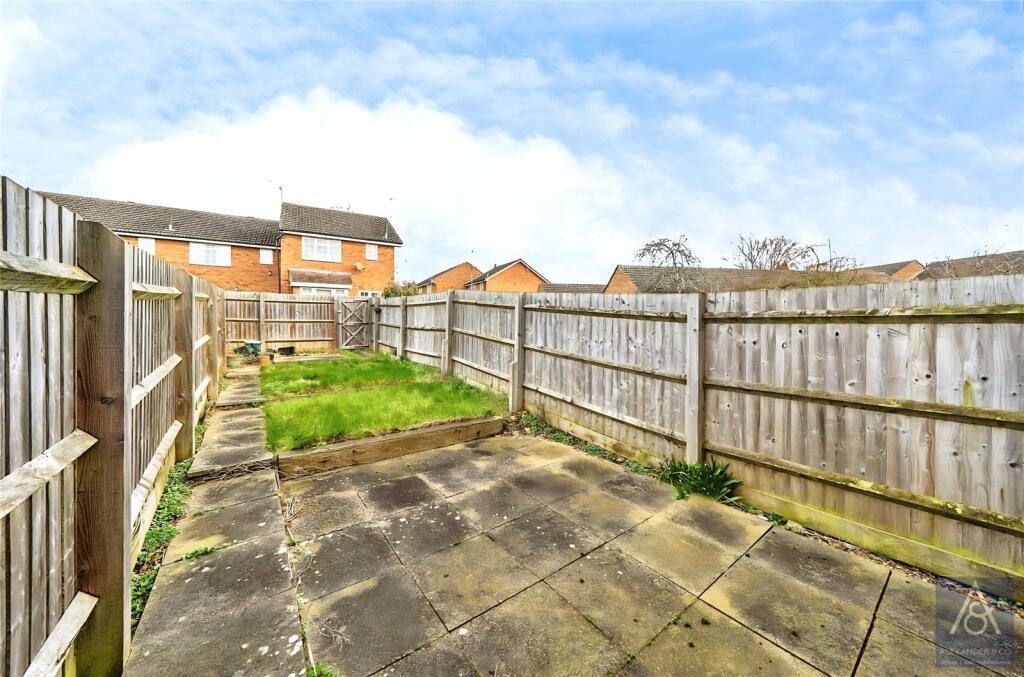 Redshaw Close, Buckingham, Buckinghamshire photo 4