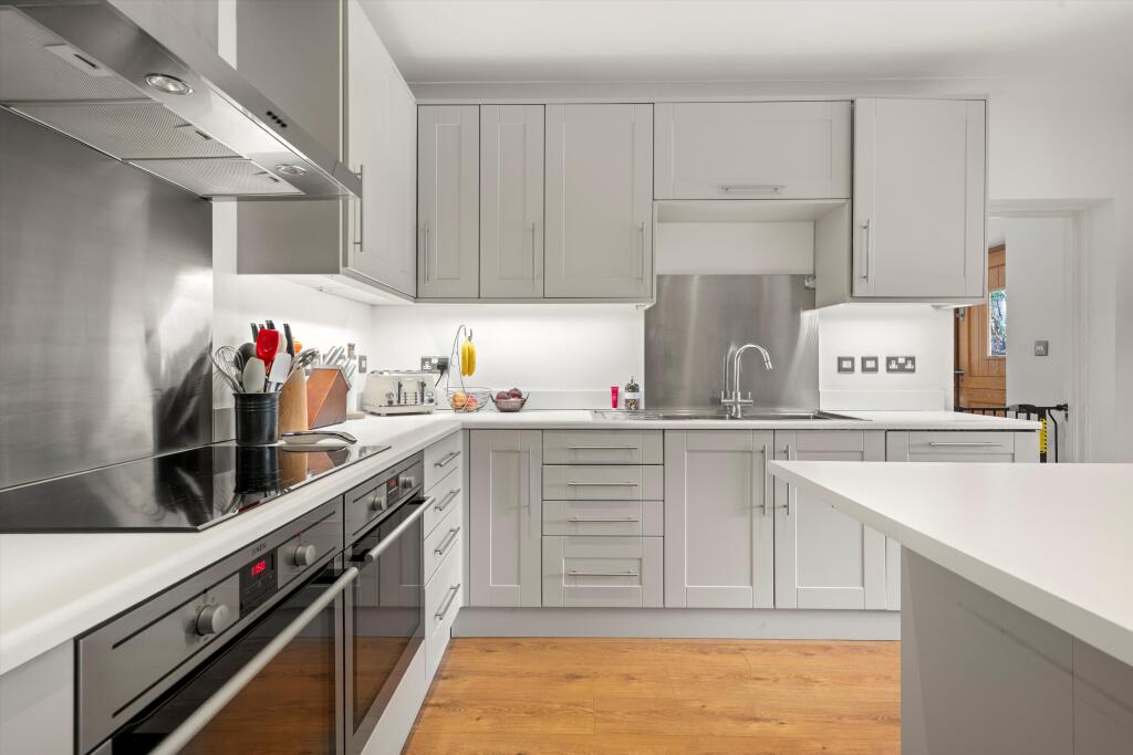 House in Kingston upon Thames - View 3