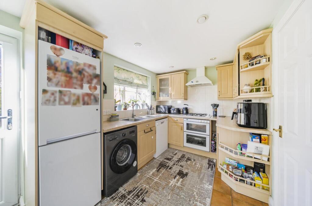 Dewar Drive, Daventry, NN11 photo 2