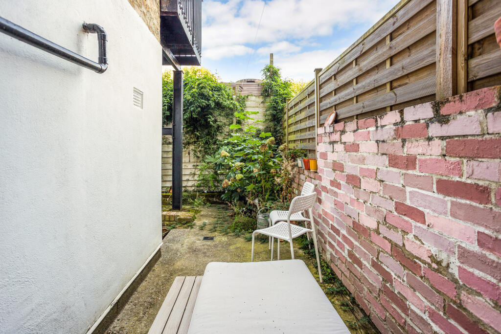 Apartment in London - More