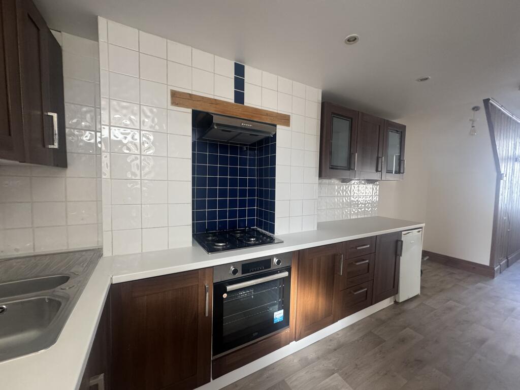 Apartment in Plymouth, Pennycross - View 3