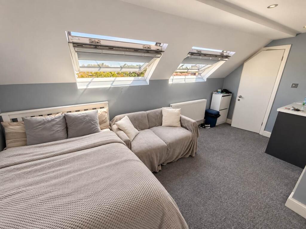 Apartment in Worthing, West Sussex - View 3