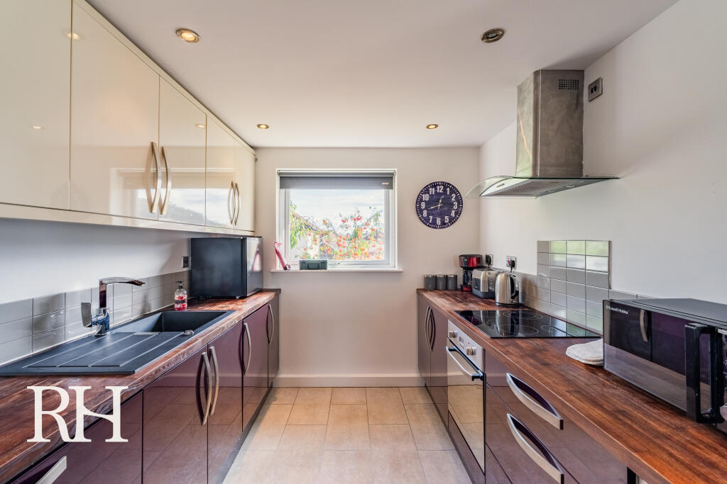 Apartment in Llandudno - More