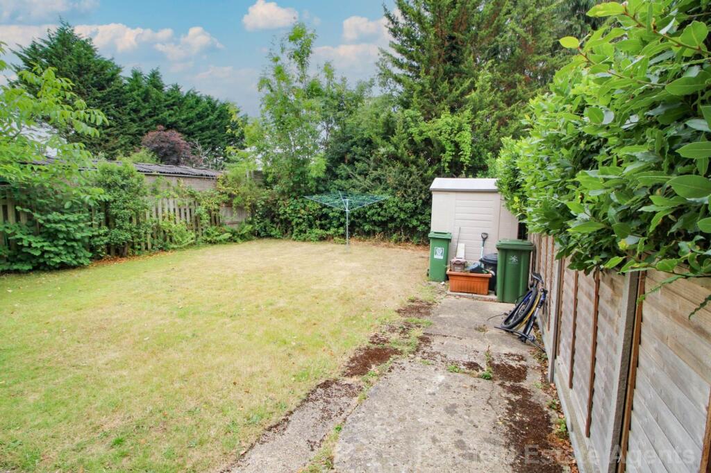 Apartment in Watford, Hertfordshire - View 5