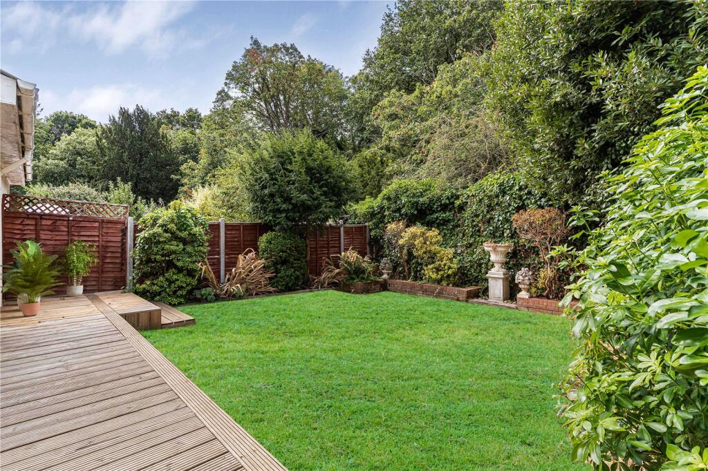House in London - View 2