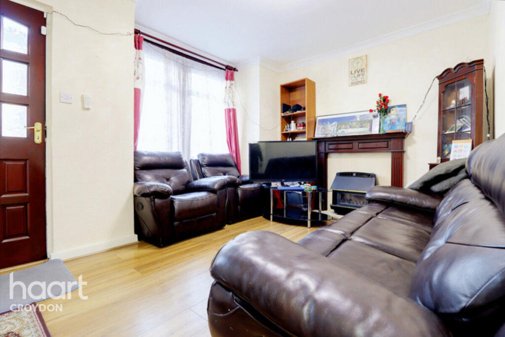 House in Croydon - View 4